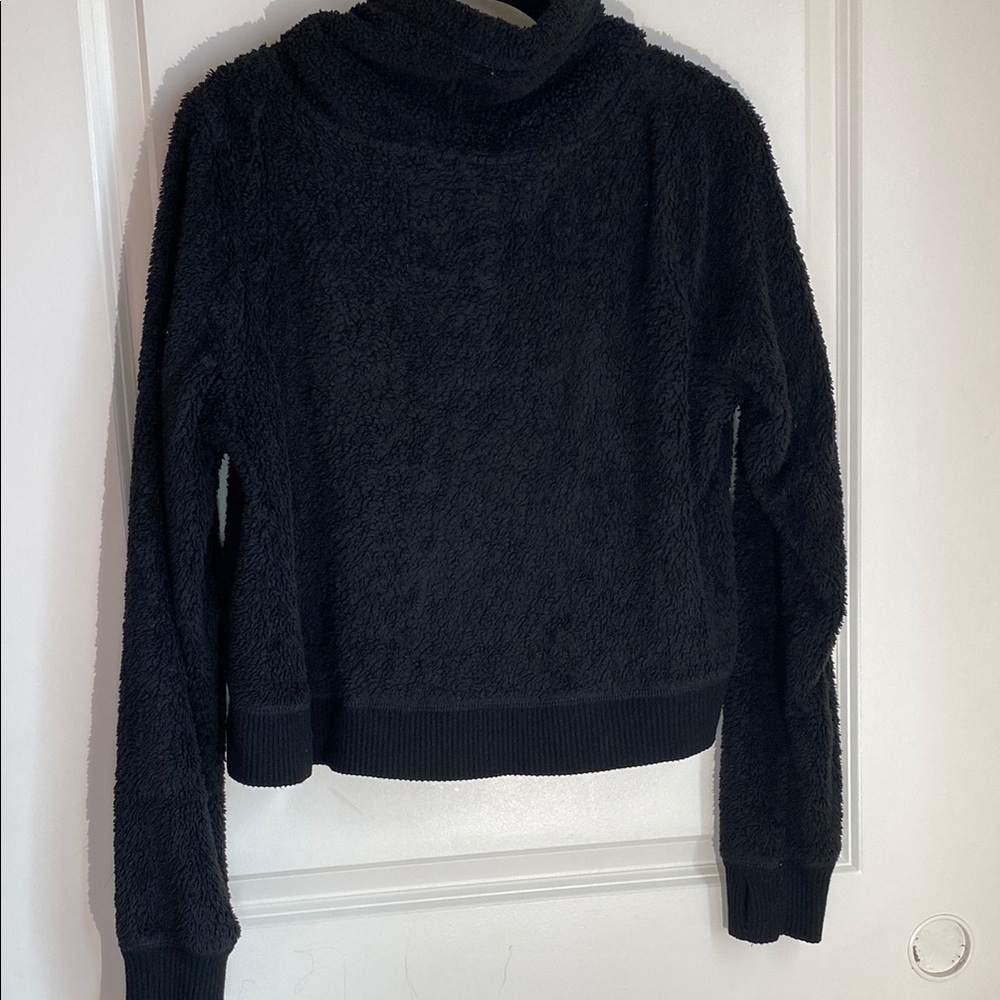 Women’s Hollister Black Textured Pullover size M - Picture 2 of 16